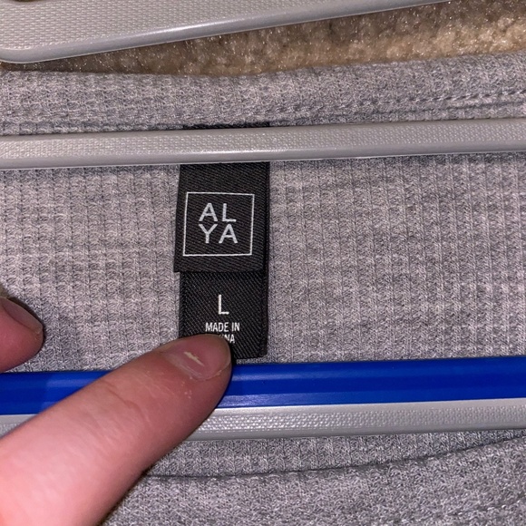 Francesca’s sweater - Picture 1 of 3